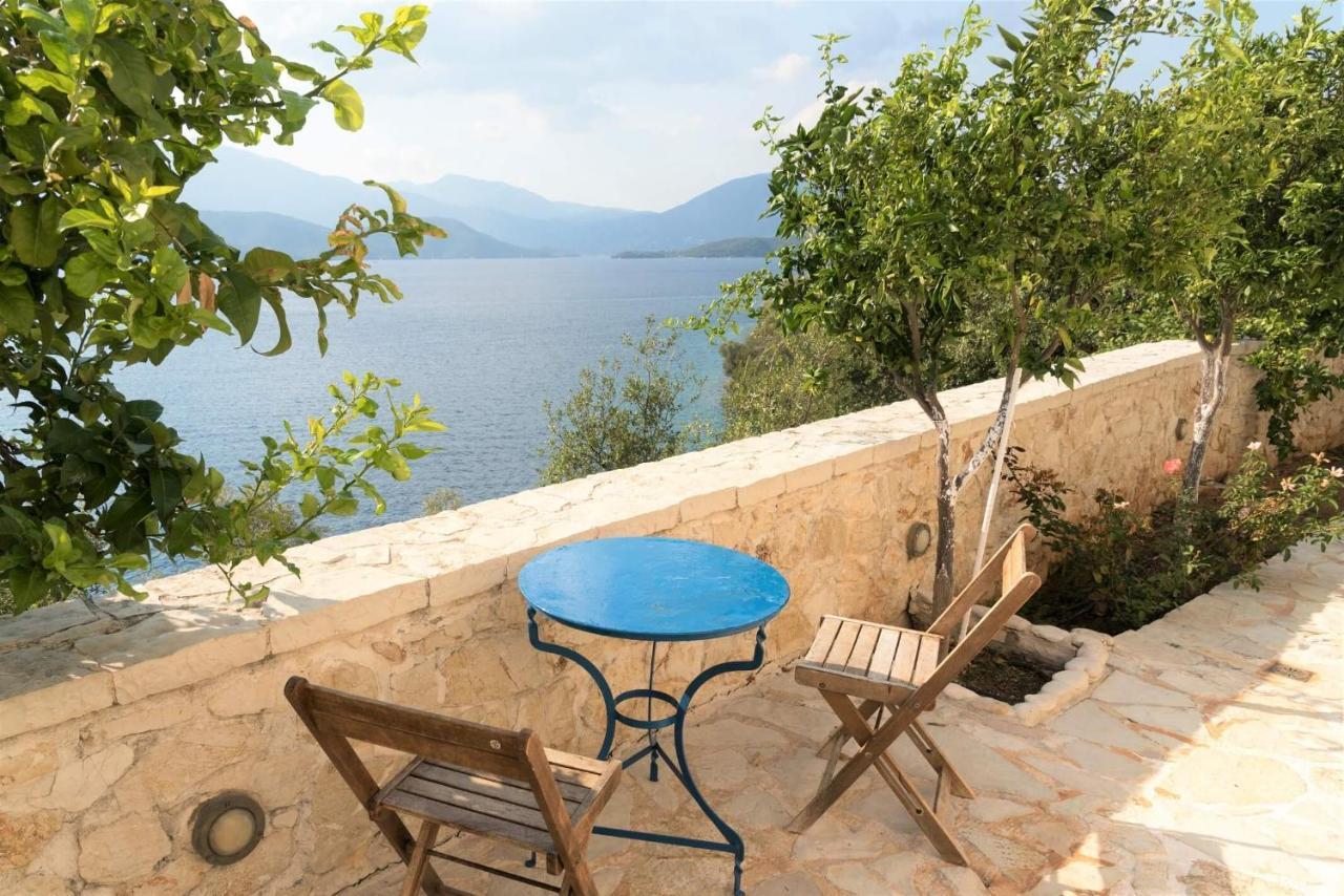 Meganisi Blue Apartment Spartokhórion Exteriör bild